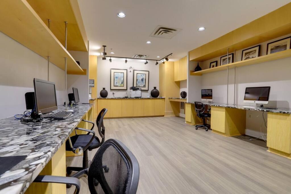 Fantastic 1 Bedroom Condo At Ballston With Gym Arlington Bagian luar foto